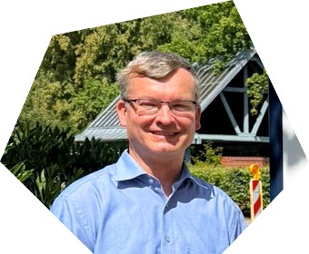 Schulleiter Joern Fleischer leitet die Schule seit Juli 2025.