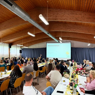 Die Hasenhalle ist gut gefüllt.
