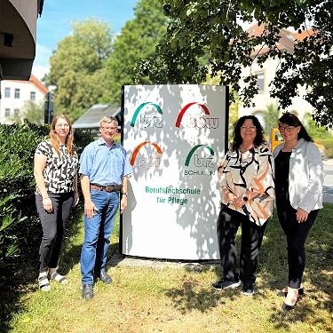Erweiterte Schulleitung Die erweiterte Schulleitung der bfz-Pflegeschule stellt sich vor.